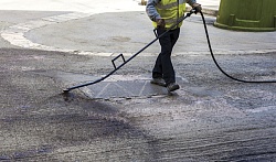 Выбор лучшего защитно-герметизирующего покрытия для асфальта